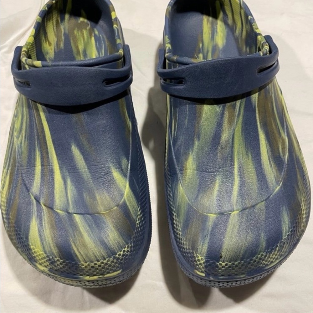 Crane croc slip on